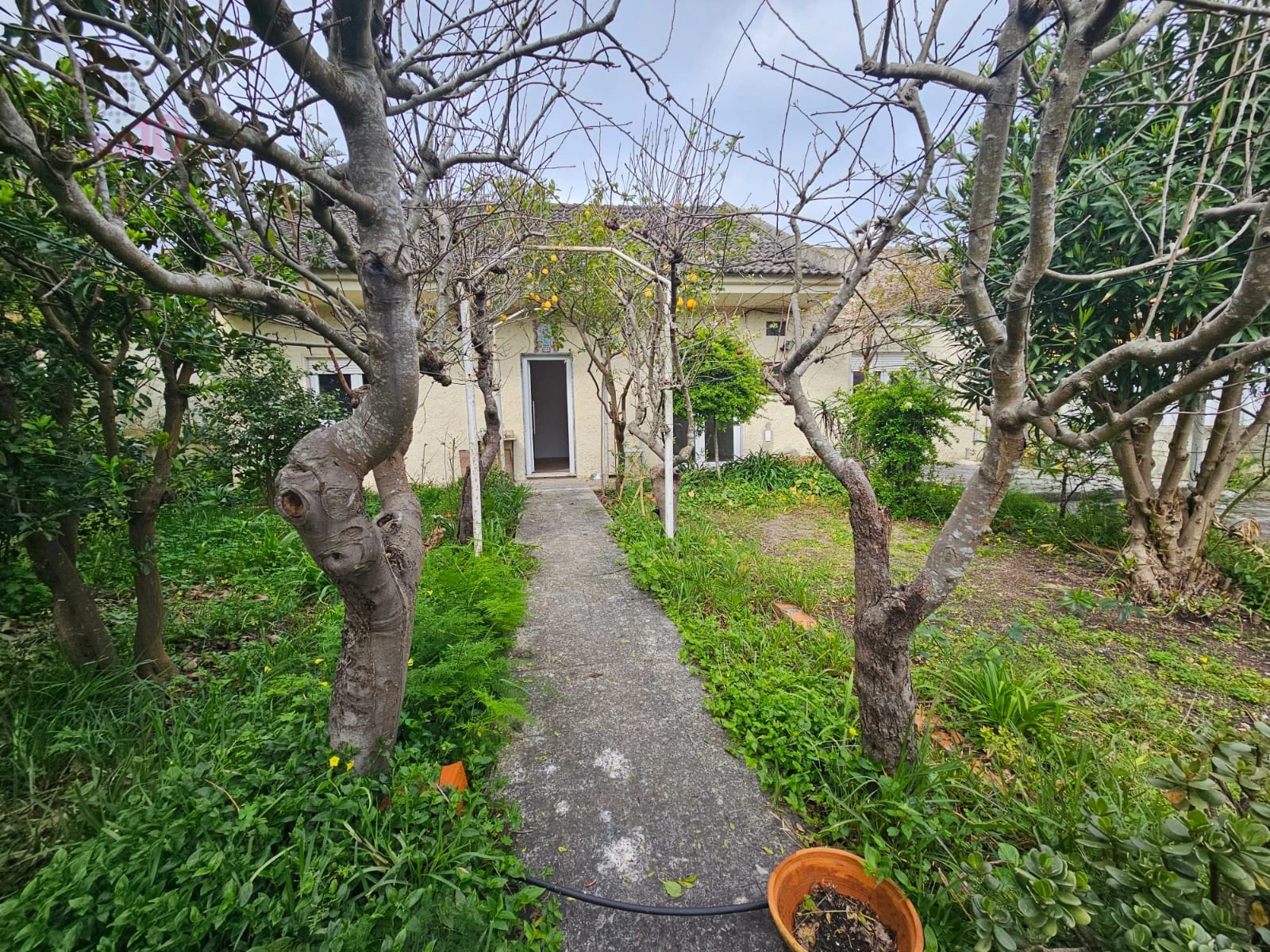 MORADIA V3, COM JARDIM, PARA ARRENDAR NA QUINTA DO CONDE